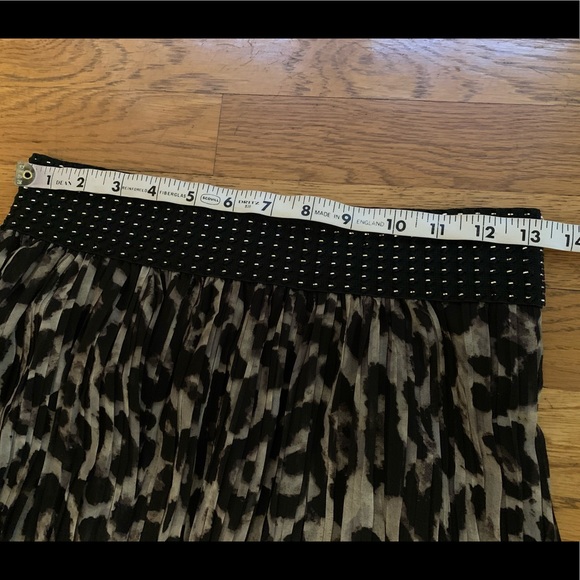 NWOT Pleated midi skirt leopard print size L 36” length skirt - Picture 6 of 10
